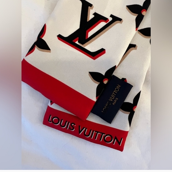 ❌️SOLD❌️Louis Vuitton Bandeau Monogram Trunk Scarf Brown×White×Pink TRADE - Picture 3 of 5